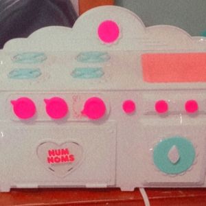 A num noms easy baker